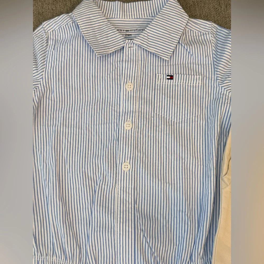 Tommy Hilfiger 24M Onesie with collar & Khaki Shorts Set - Picture 4 of 7